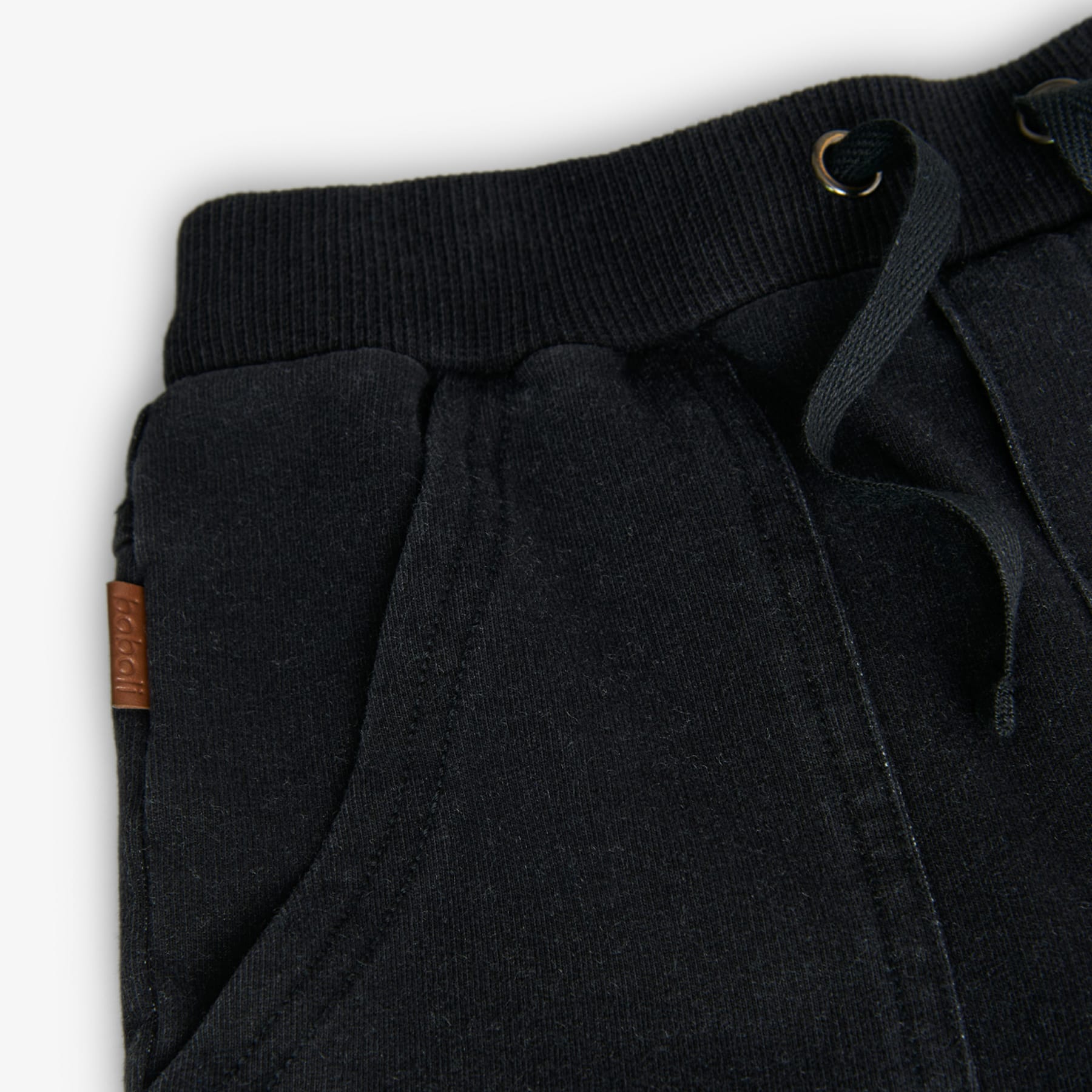 590644BLACK_c