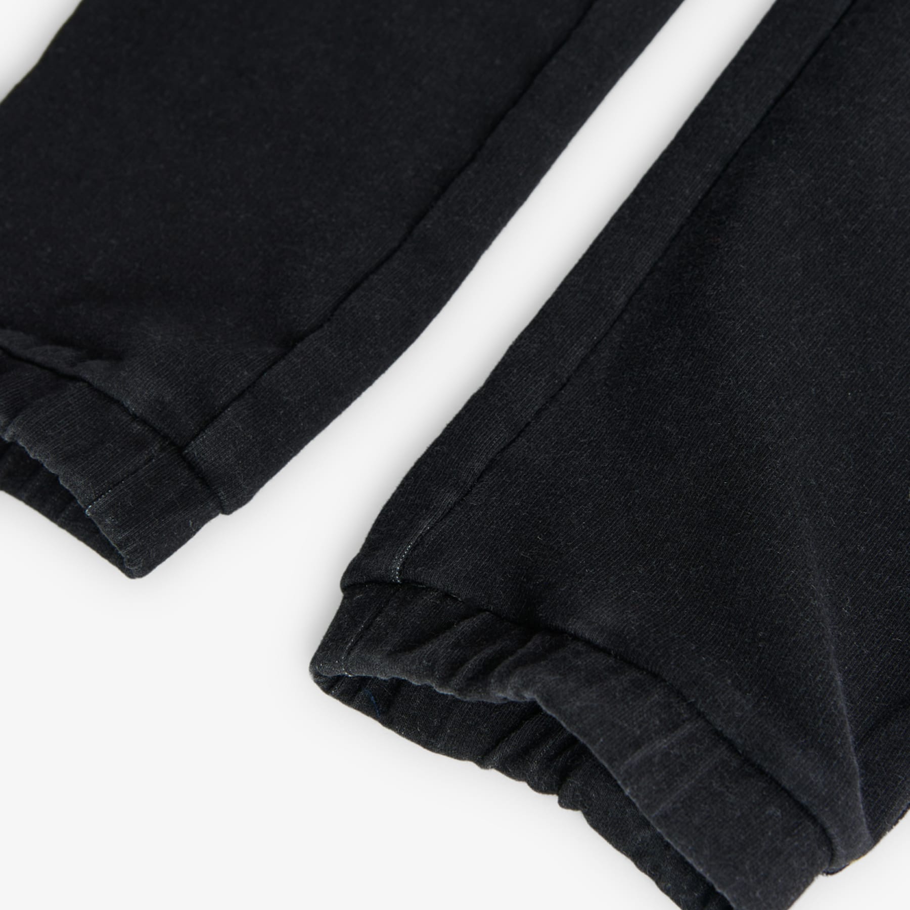590644BLACK_d
